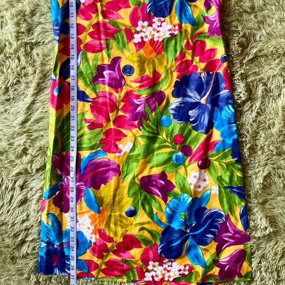 Vintage 1960s Floral Shift Dress W/ Ruffle Neckline - Picture 12 of 12
